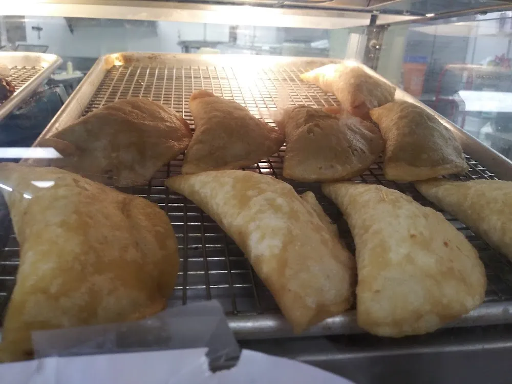 Empanadas de Pollo Y de Queso